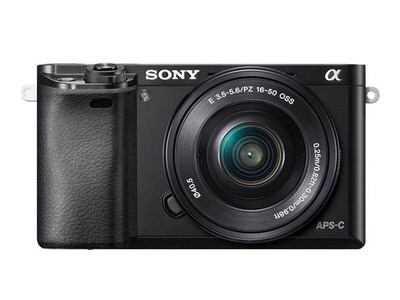 Remis à neuf - Appareil-photo sans miroir à 24,3 Mpx a6000 de Sony avec objectif SELP1650 16-50mm f/3.5-5.6 OSS - noir