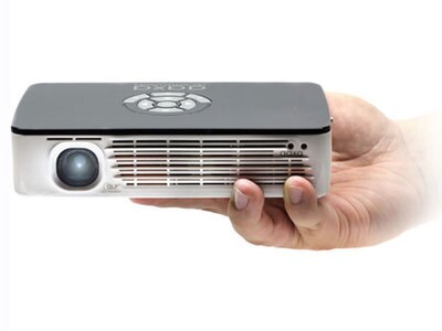 Pico projecteur HD à DEL WXGA P700 Pro d’AAXA Technologies – blanc et noir