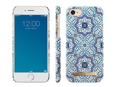 Étui Fashion d’iDeal of Sweden pour iPhone 7/8 – motif bleu Marrakech