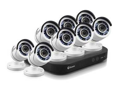 Système de sécurité intérieur/extérieur jour/nuit à 8 canaux avec enregistreur numérique à 2 To et 8 caméras à l’épreuve des intempéries SWDVK-8HD5MP8 de Swann