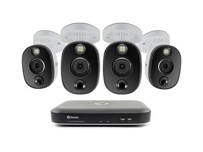 Système de sécurité à 4 caméras UHD 4K à lampe d’avertissement pour l’extérieur et DVR 4 canaux à disque dur de 1 To SWDVK-455804WL de Swann